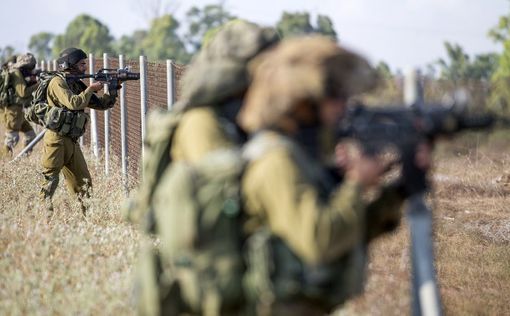 Два солдата получили серьезные ранения