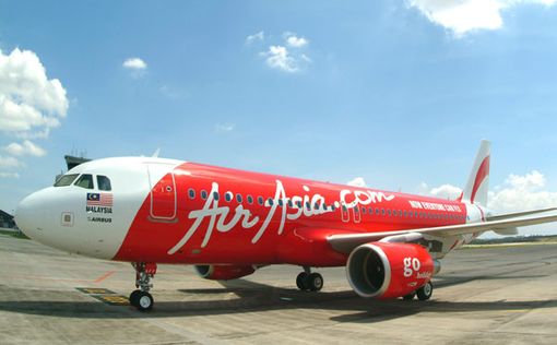 Спасатели подняли "черный ящик" разбившегося AirAsia