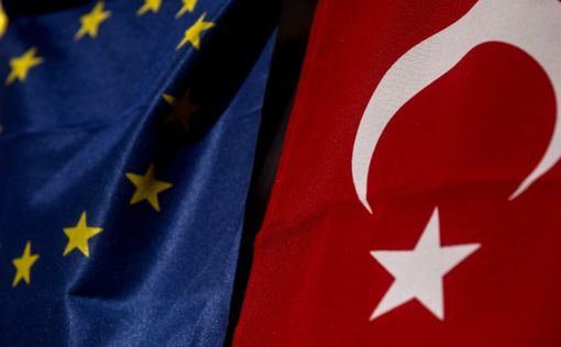 Турция хочет заморозить все договоренности с Брюсселем