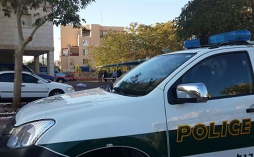 В Дизенгоф-центре мужчина порезал ножницами лицо одноклассника дочери